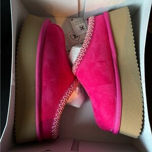 Corky’s Pillow Top Booties-Fuscia